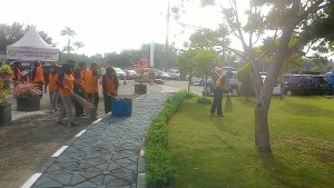 Polresta Pekanbaru Bersihkan 71 Mesjid di Kota Pekanbaru